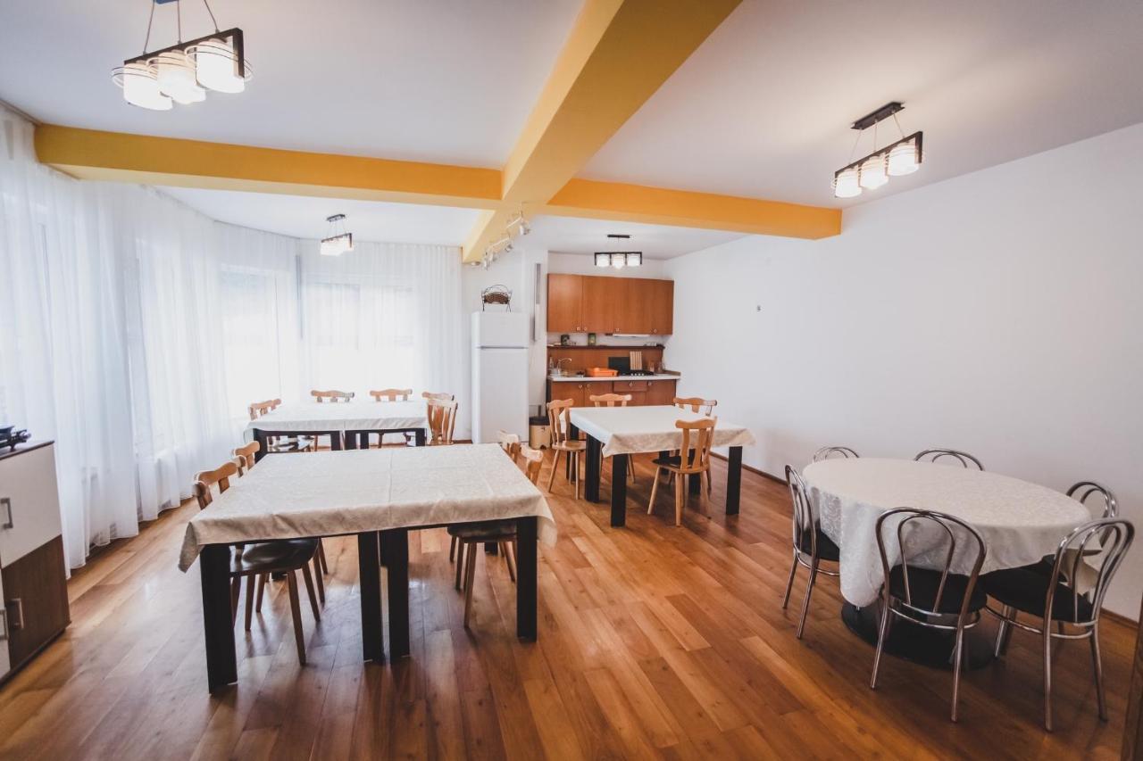 La Padure Pensiune-Restaurant โนวาชิ-สเตรยนี ภายนอก รูปภาพ